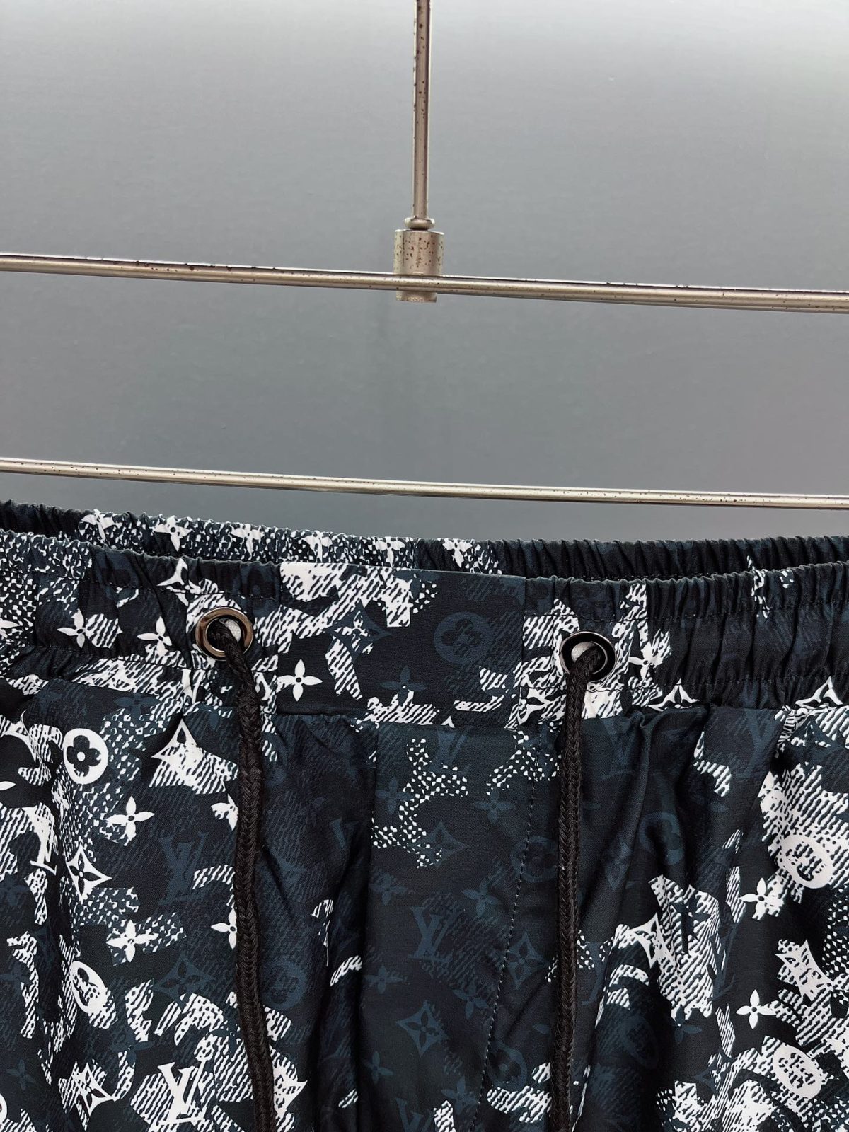 Louis Vuitton Beach Pants Size M-XXXL - Image 3