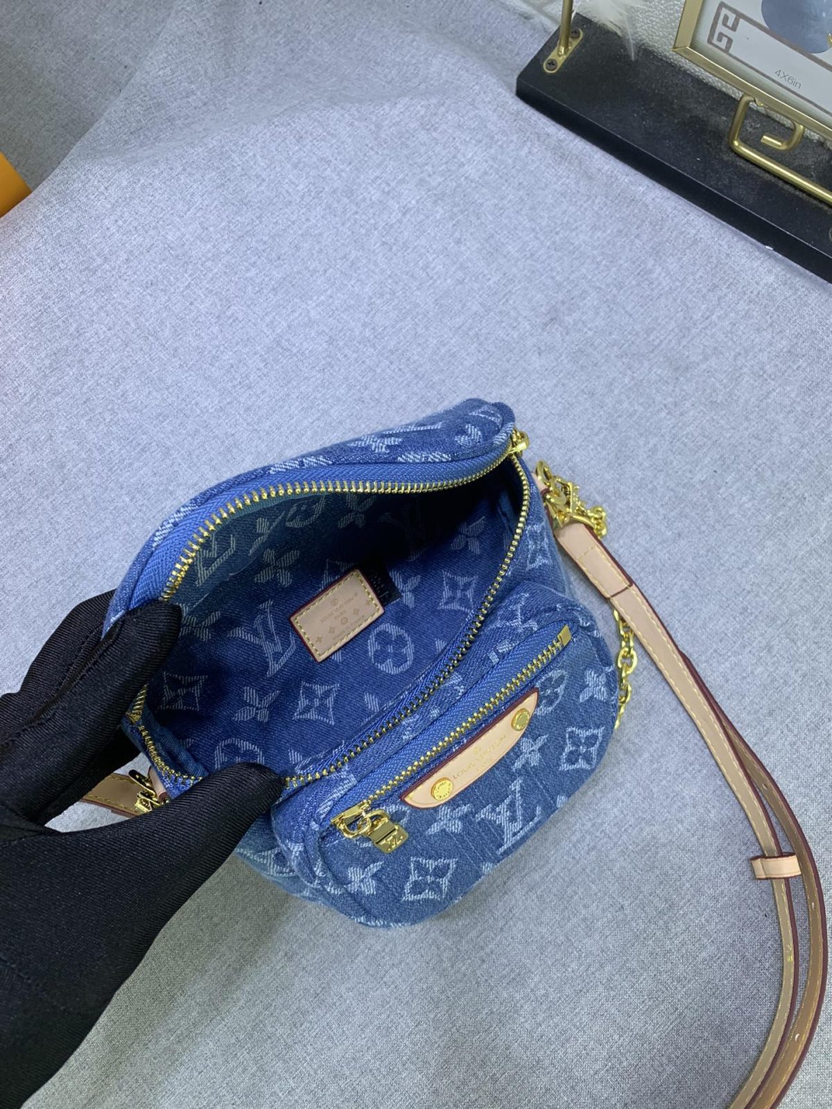 Louis Vuitton M82335 Mini Bumbag Shoulder Bags Size 17*12*9cm - Image 9