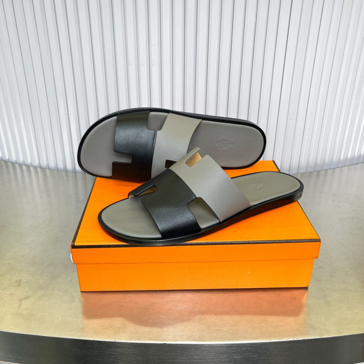 Hermes lzmir Sandals Size 40-45 - Image 3
