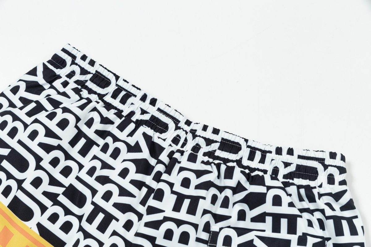 Burberry Beach Pants Size M-XXXL - Image 4