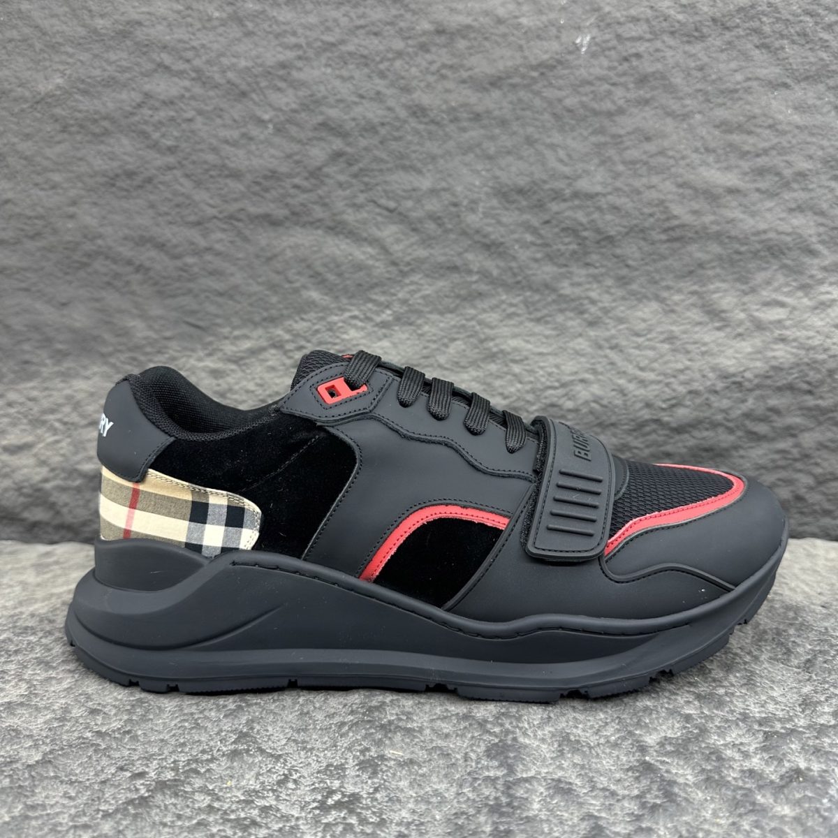 Burberry Vintage Sneaker Size 36-46 - Image 7
