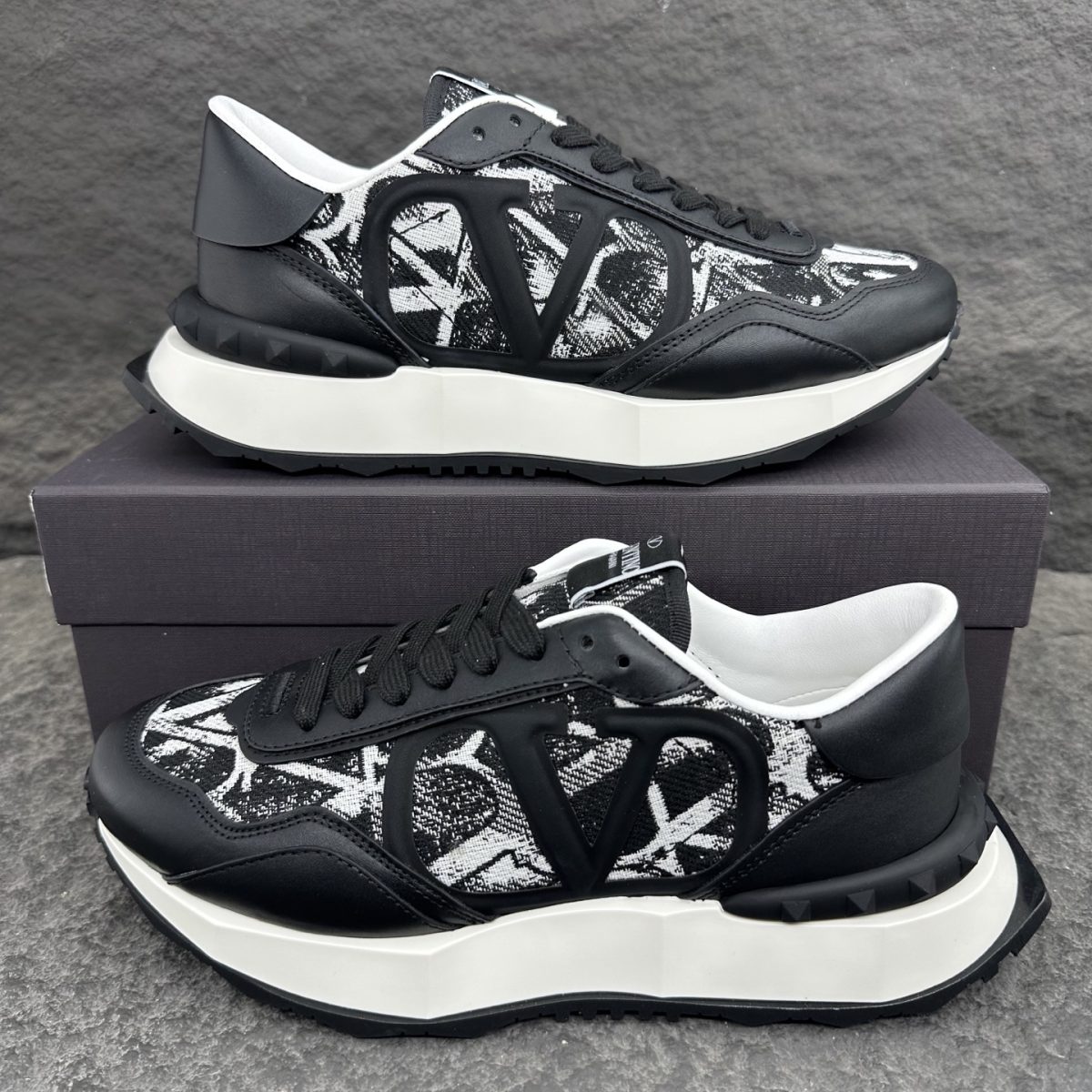 Valentino LACERUNNER Men Sneaker Size 40-46 - Image 1