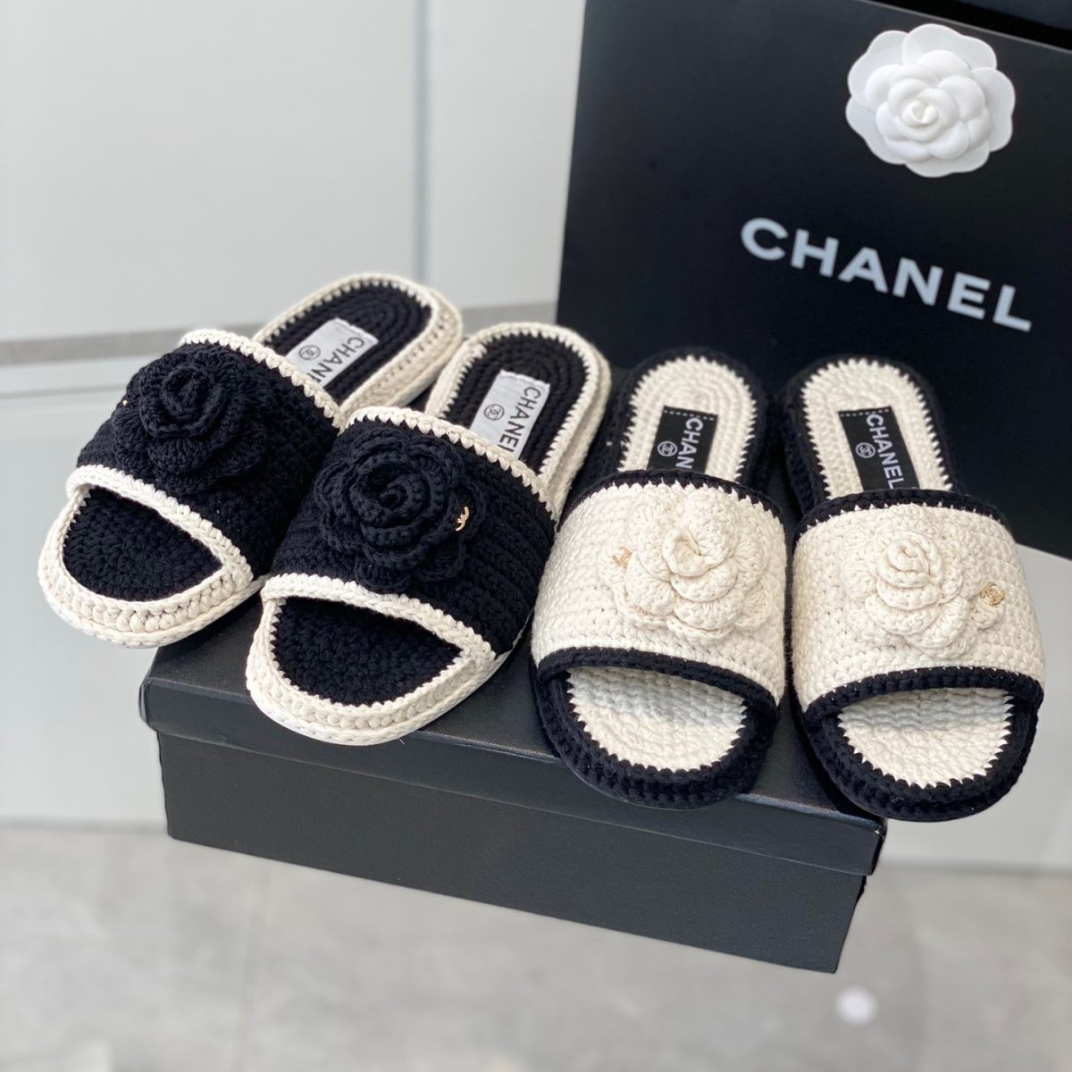 Chanel 2023 New Slippers Size 35-41 2-Color - Image 1