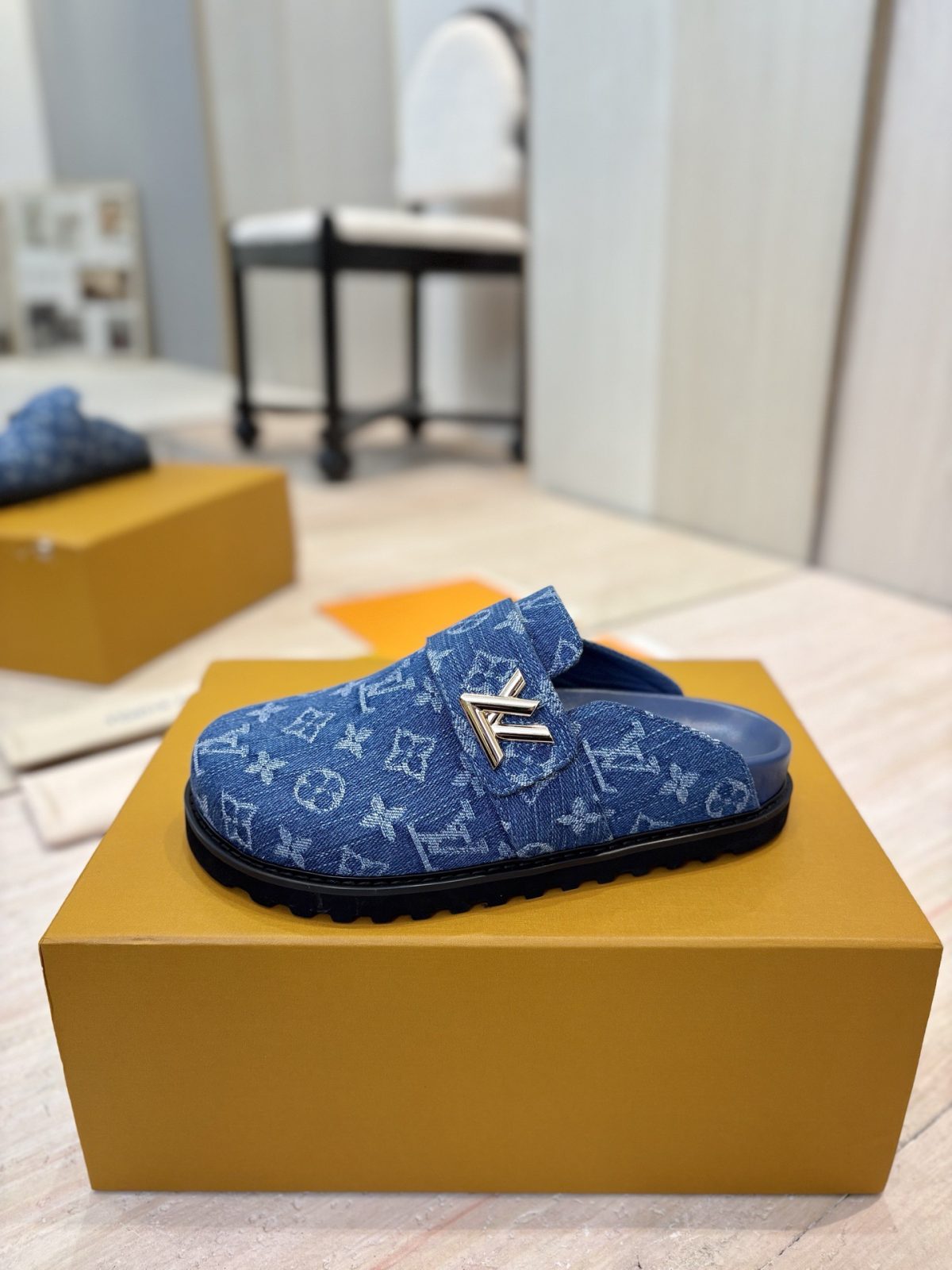 Louis Vuitton Pool Pillow Flat Comfort Slippers Size 36-45 - Image 4