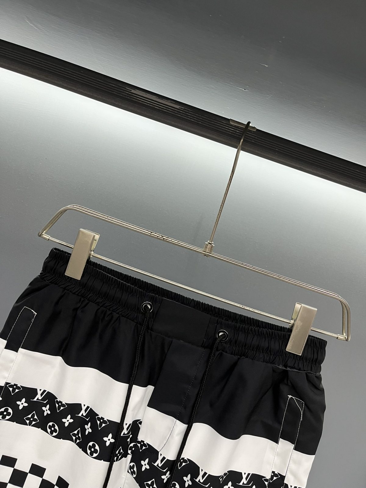 Louis Vuitton Beach Pants Size M-XXXL - Image 5