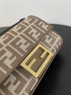 Fendi Baguette Shoulder Bags Small 19*10*4cm - Image 9
