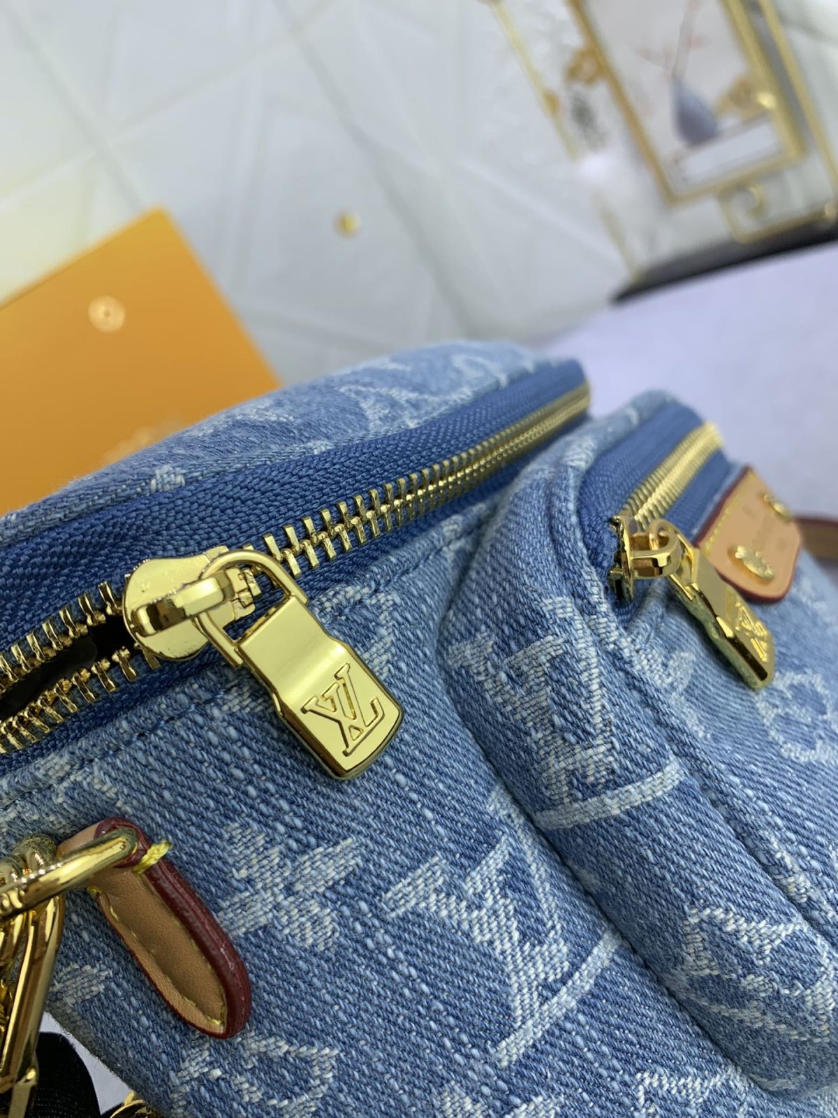 Louis Vuitton M83353 Mini Bumbag Shoulder Bags Size 17*12*9cm - Image 6
