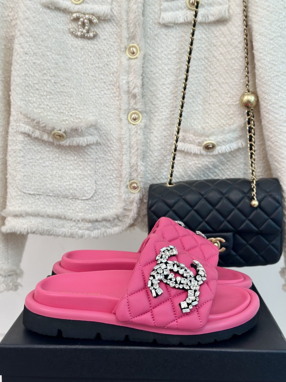 Chanel 2024 New Slippers Size 36-41 - Image 2