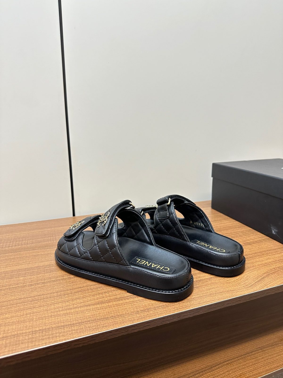 Chanel 2025ss New Slippers Size 36-41 - Image 9