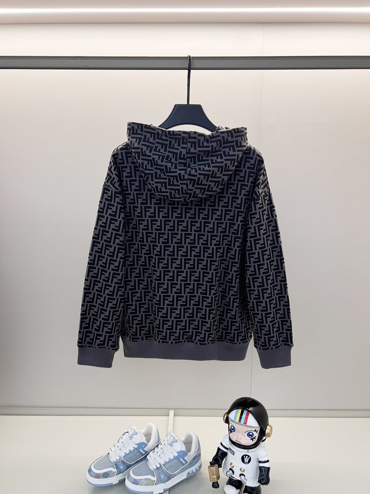Fendi Unisex Sweatshirt Size S-XL - Image 7