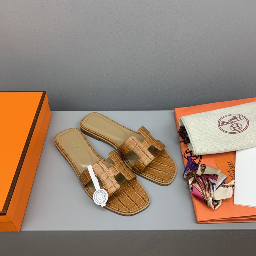 a0653f3ce6264765.jpg Hermes Oran Slippers Size 35-41 9-Color - Image 1