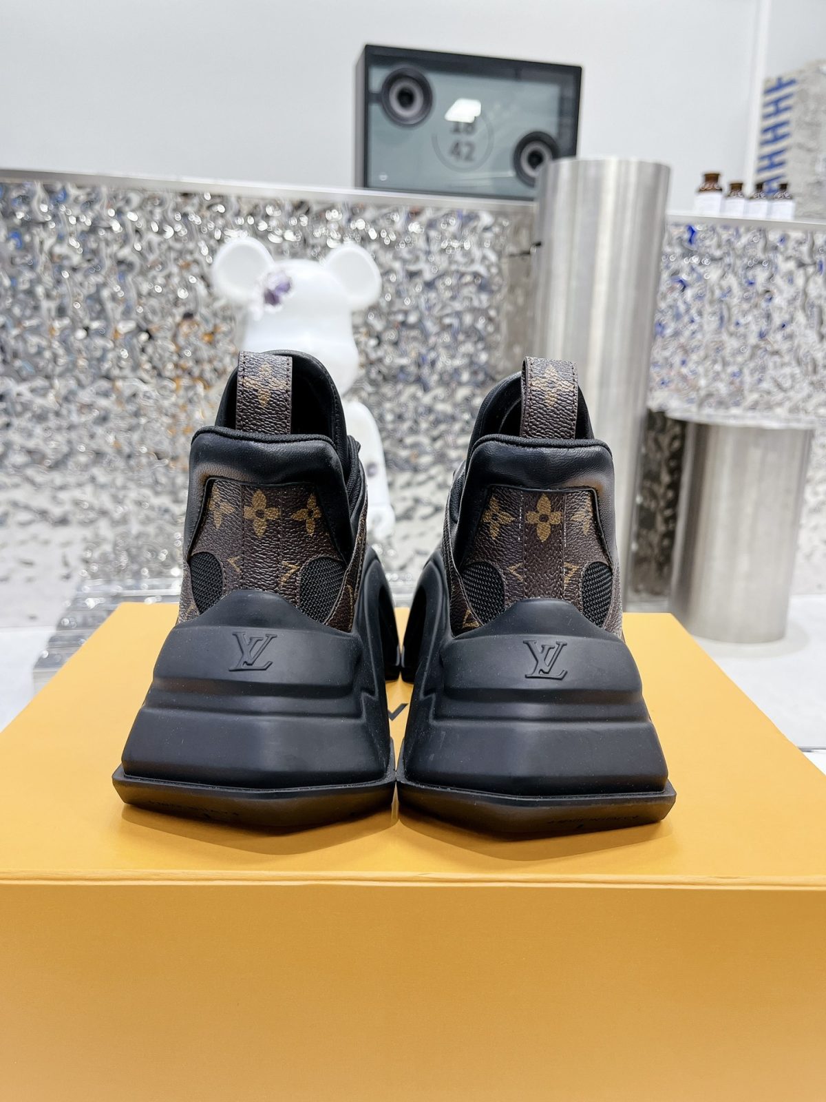Louis Vuitton Cruise23 Archlight 2.0 Sneaker Size 36-41 - Image 8