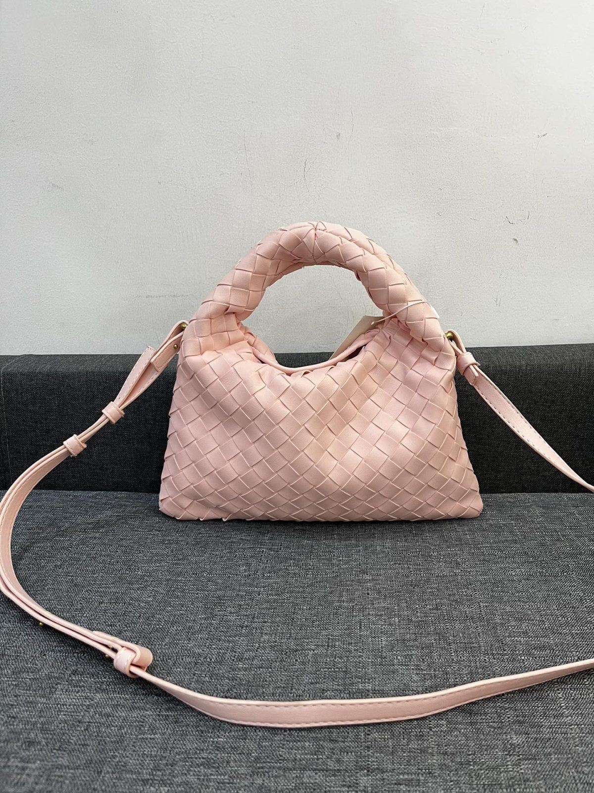 Bottega Veneta HO Shoulder Bags 28*17cm - Image 4