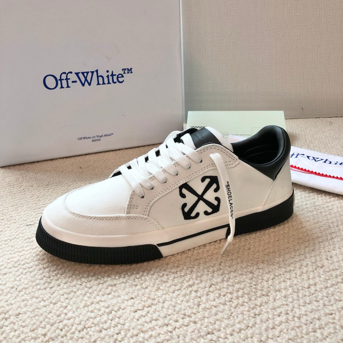 OFF White 2024ss New Low Vulcanized Sneaker Size 36-45 - Image 1