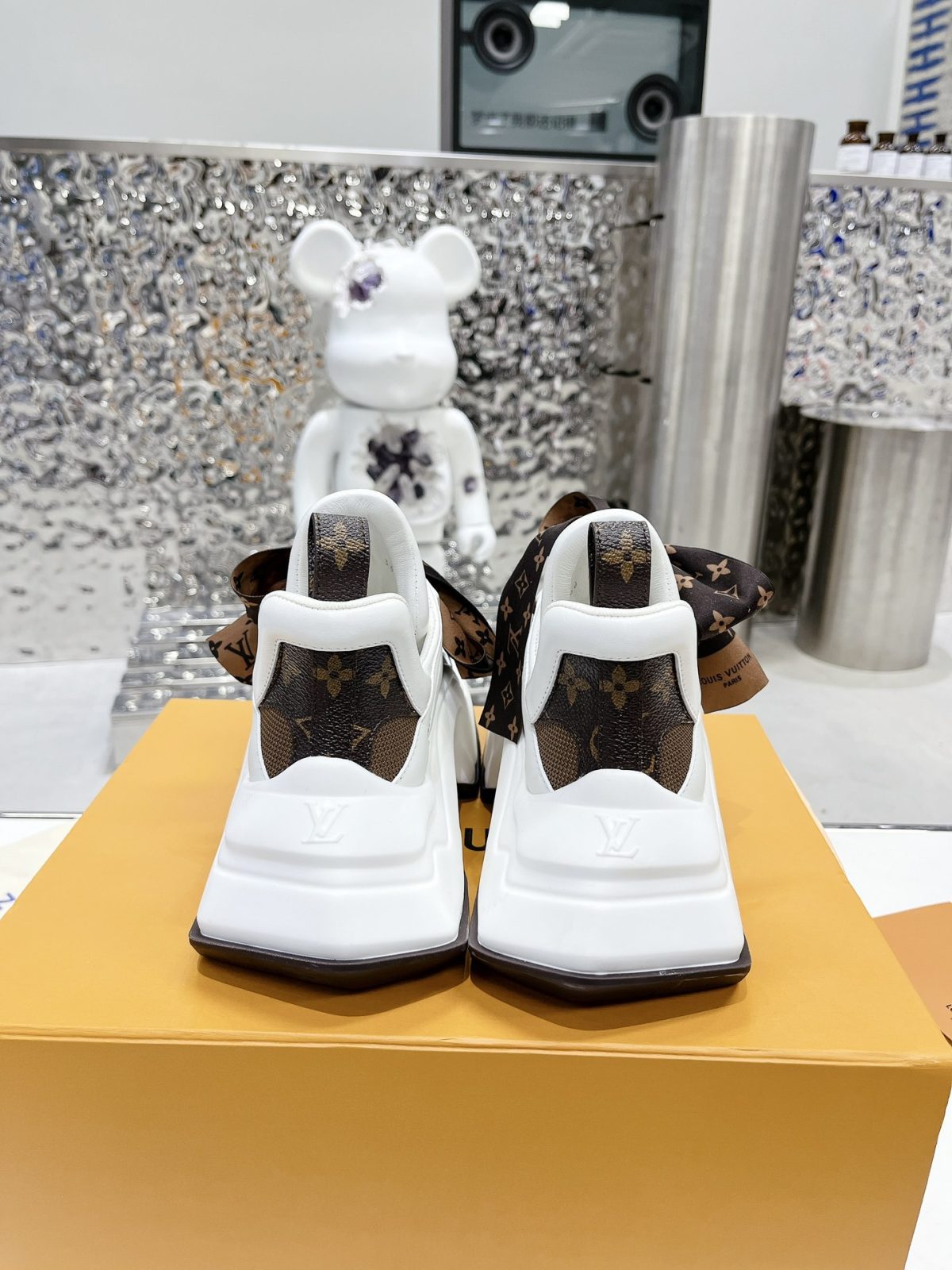 Louis Vuitton Cruise23 Archlight 2.0 Sneaker Size 36-41 - Image 8