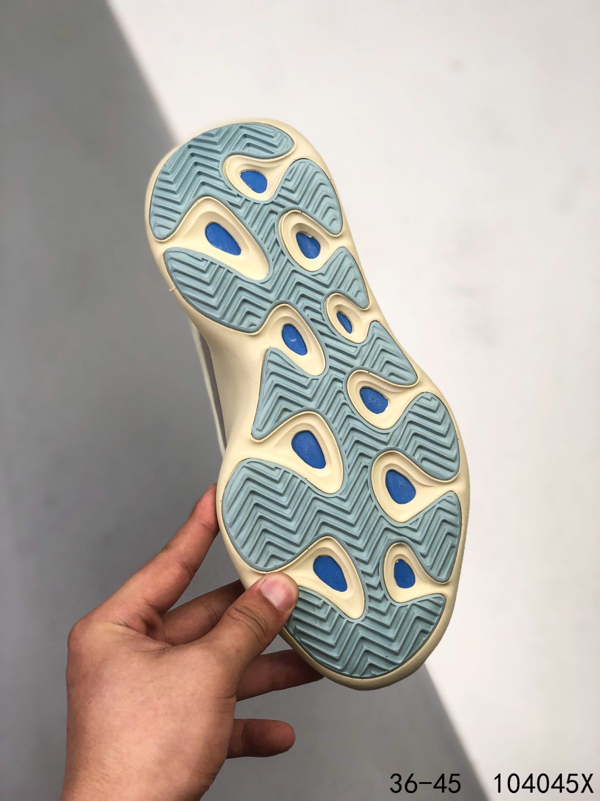 Yeezy 700 V3 Mens/Women's Sneakers Shoes 36 - 45 - Image 2