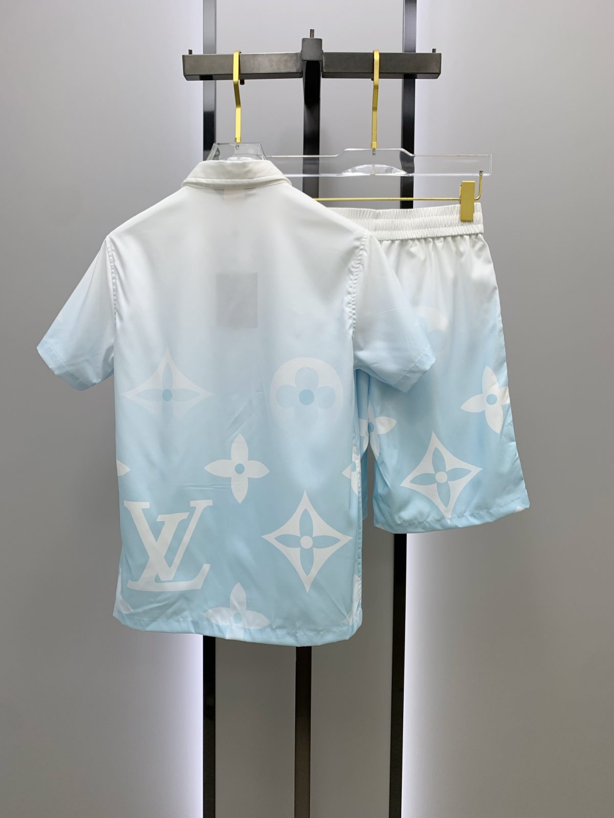 Louis Vuitton Sommeranzug Size M-XXL - Image 11