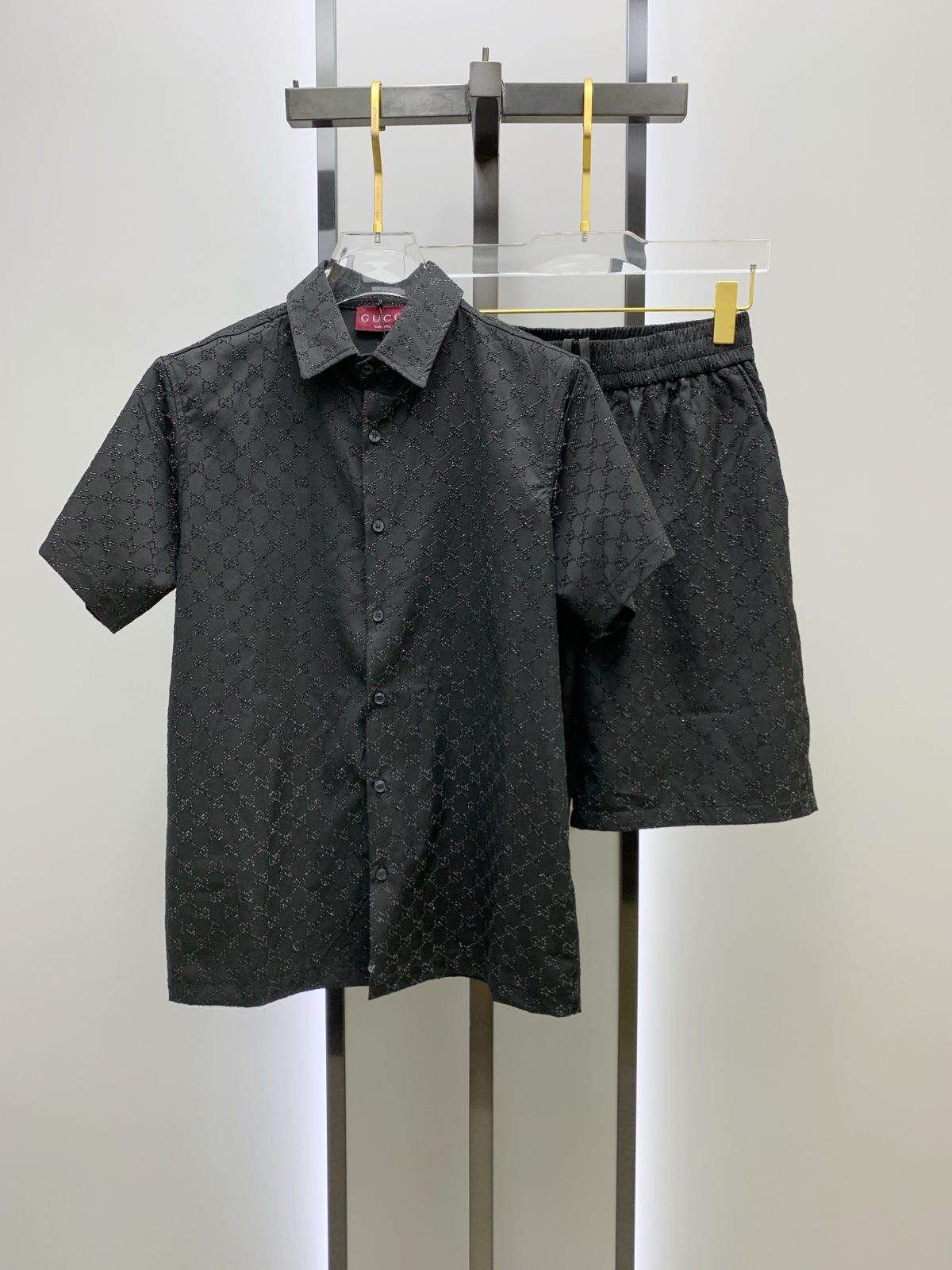 Gucci Sommeranzug Size M-XXL - Image 1
