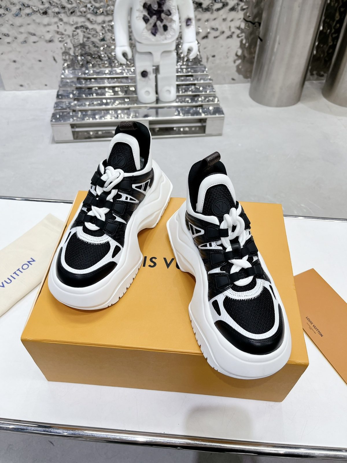 Louis Vuitton Cruise23 Archlight 2.0 Sneaker Size 36-41 - Image 3