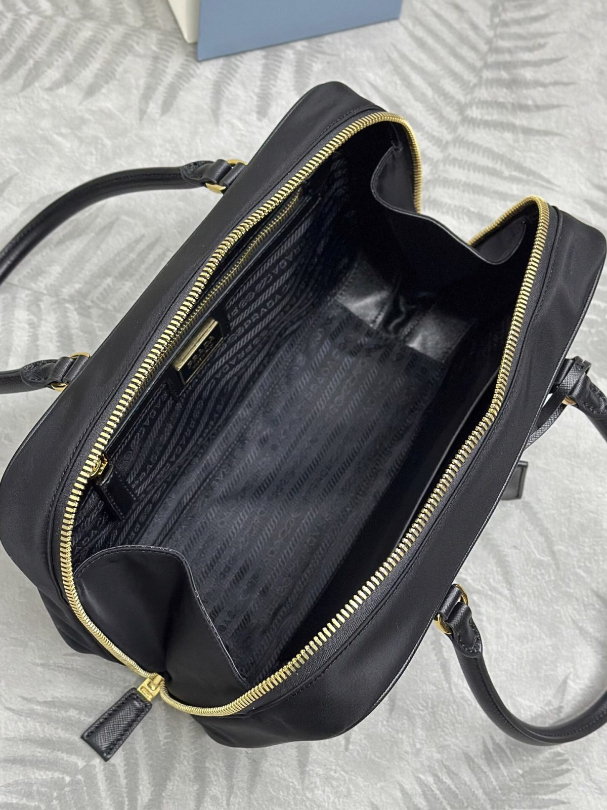 Prada 1BB115 Re-Edition 1978 Medium Re-Nylon Handbag Size 30*17.5*9cm - Image 9