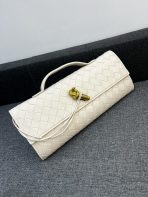 Bottega Veneta Andiamo Clutch 30*13*4cm - Image 3