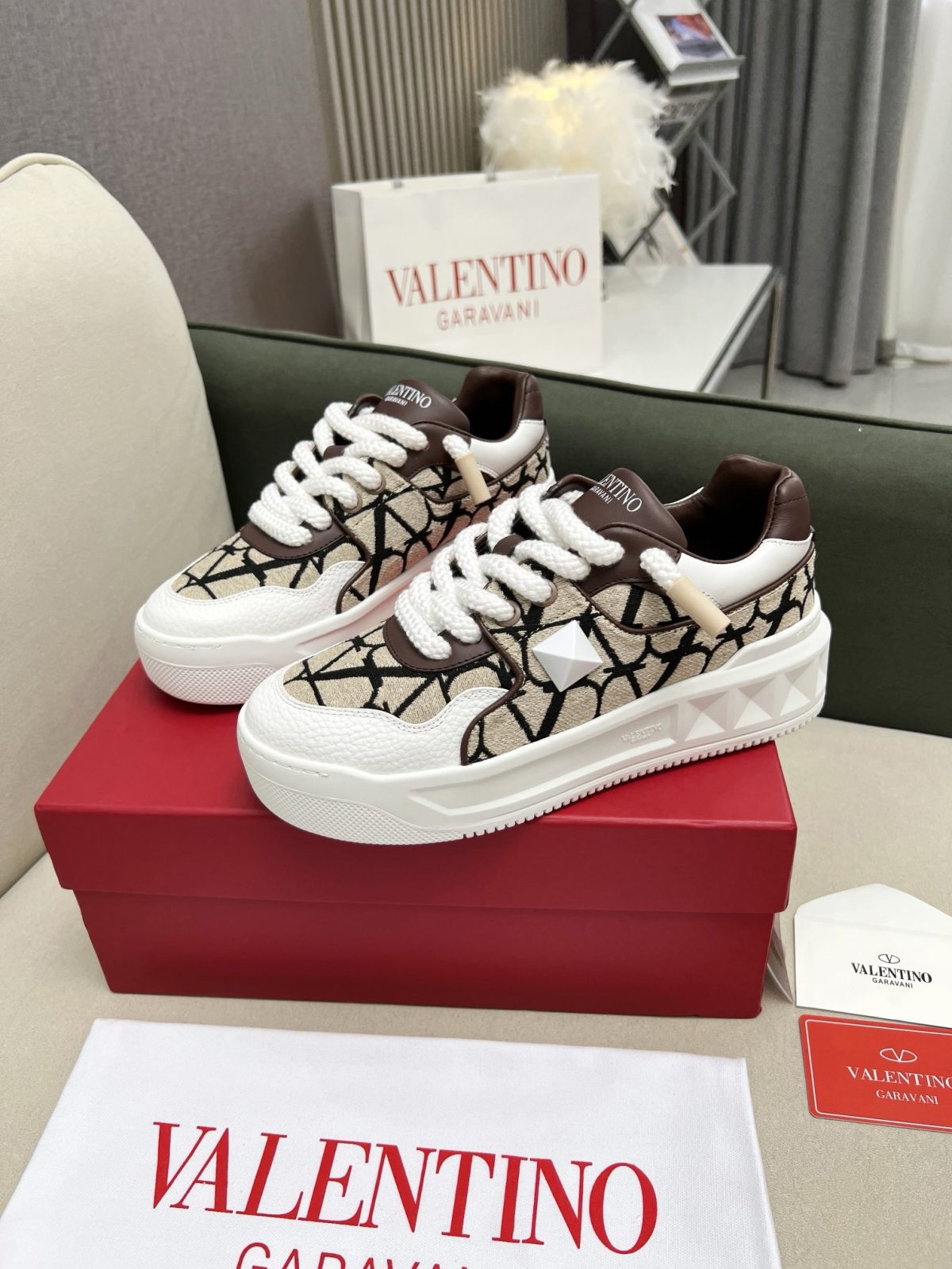Valentino 2023 new Sneaker size 35-46 - Image 2