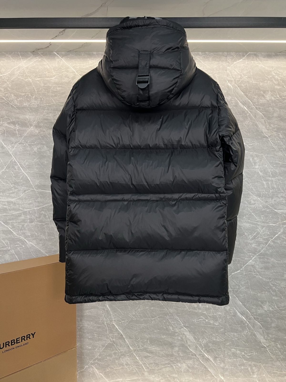 Burberry Winter Down Jacket Size M-XXL - Image 6