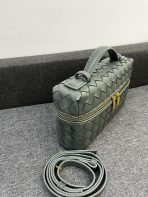 Bottega Veneta Vanity Case Shoulder Bags 24*13*6cm - Image 3