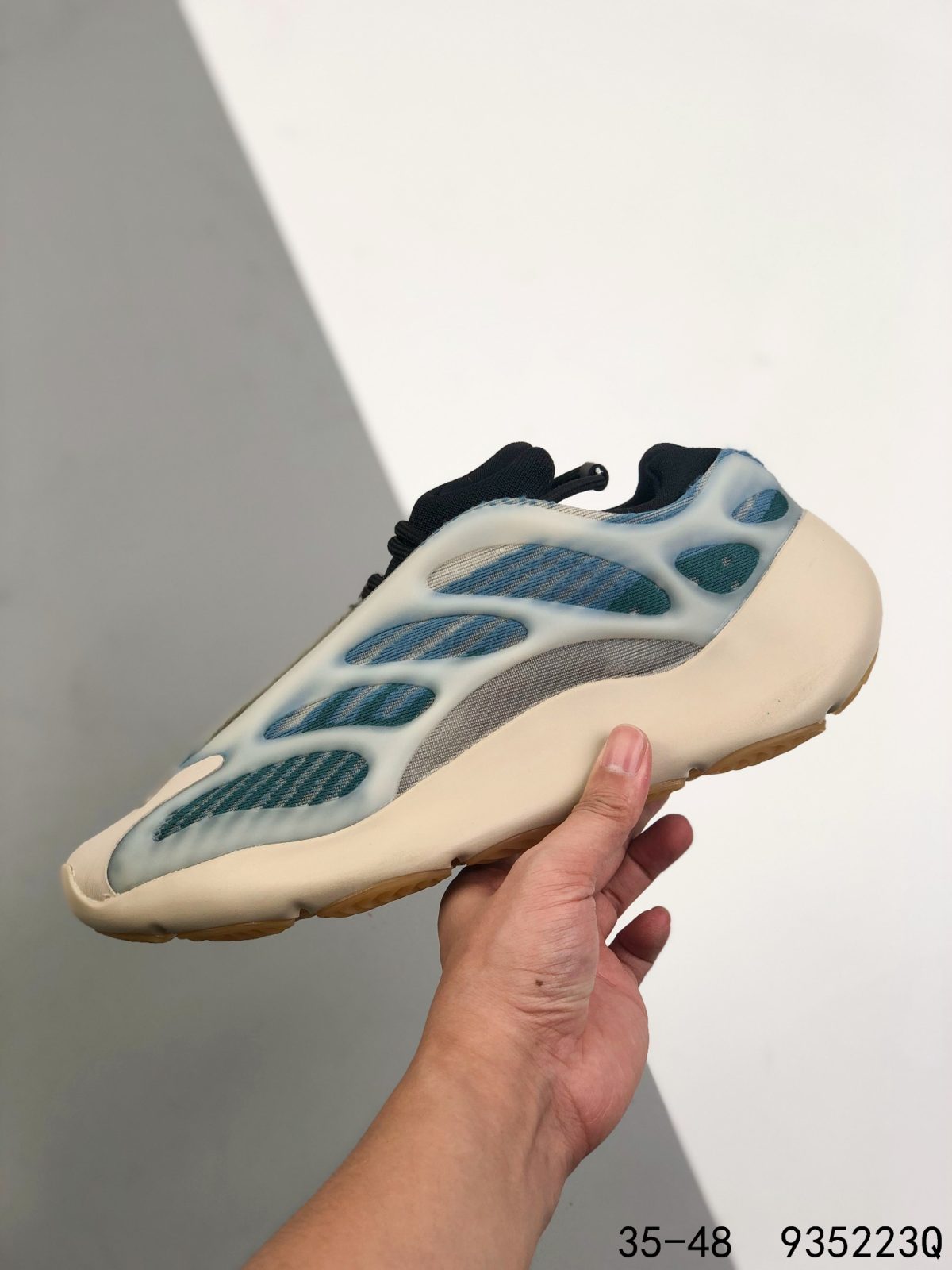 Yeezy 700 V3 Mens/Women's Sneakers Shoes 35 - 48 - Image 3
