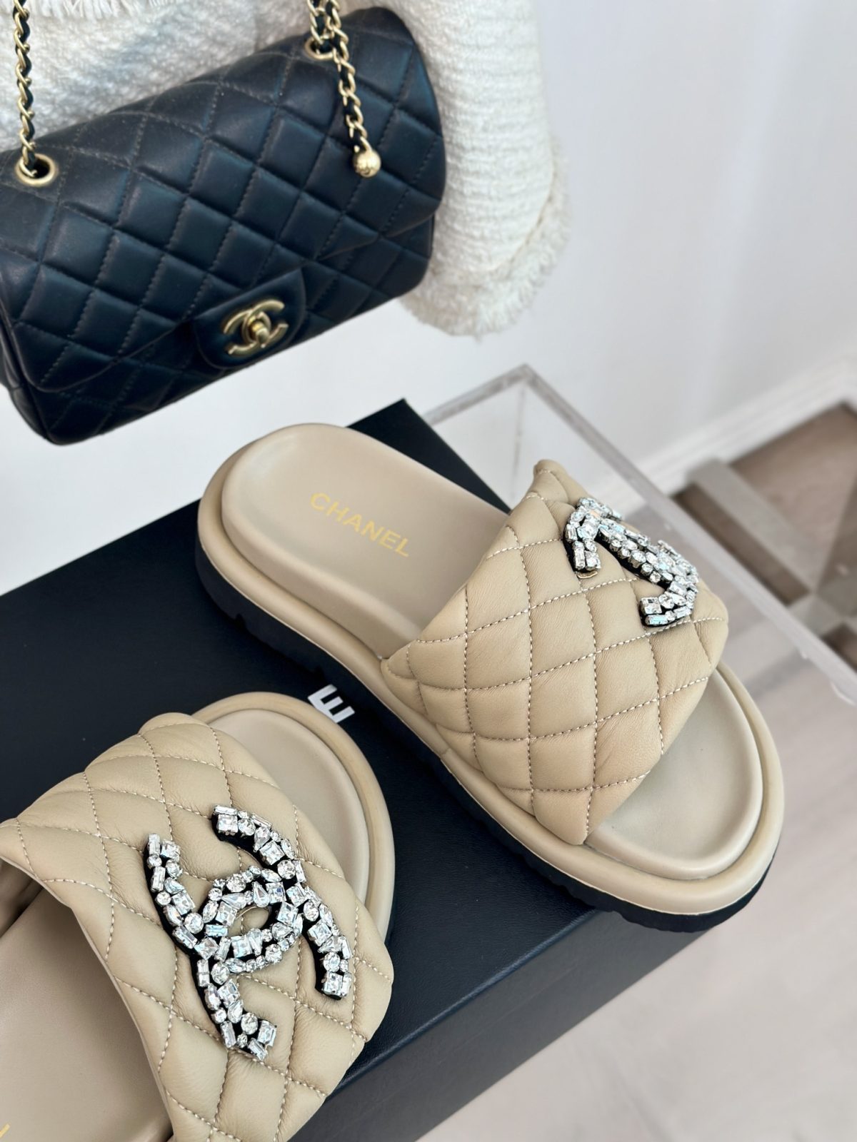 Chanel 2024 New Slippers Size 36-41 - Image 5