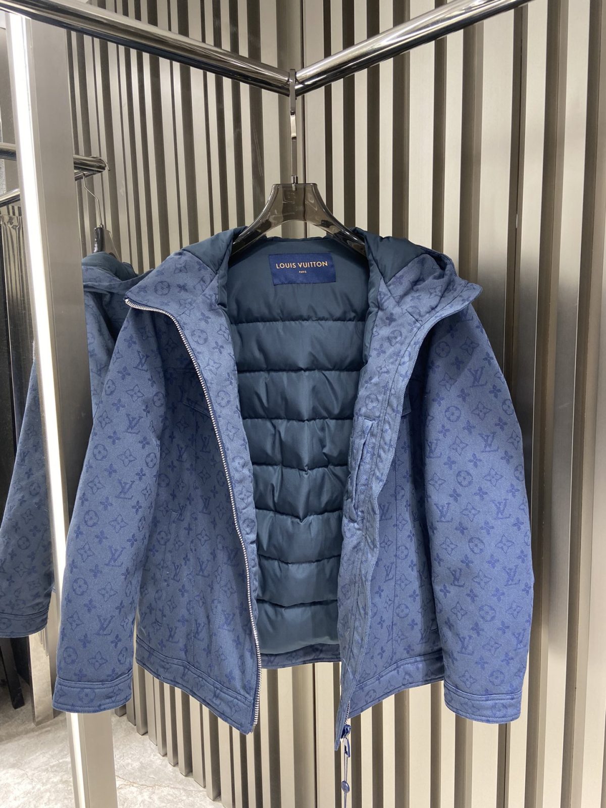 Louis Vuitton Unisex Down Jacket Size S-XL - Image 4