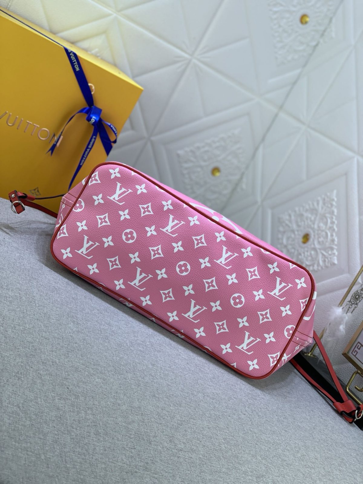 Louis Vuitton Shopping Bags 31*28.5*17cm - Image 4