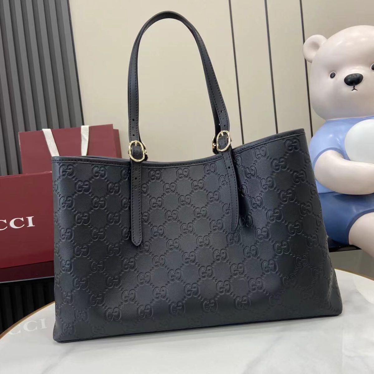 Gucci GG Emblem Women Shopping Bags Size 38*25*15cm - Image 3