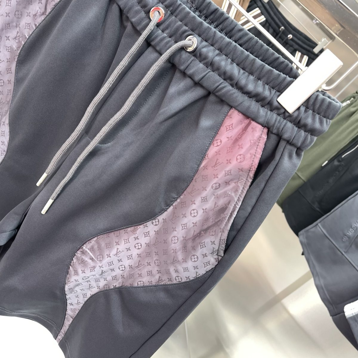Louis Vuitton Shorts M-3XL - Image 2