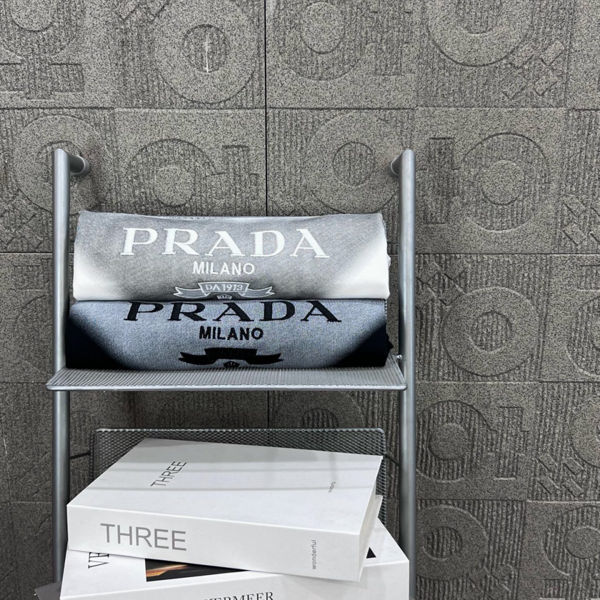 Prada T Shirt  Embroider Logo Size XS-L - Image 2