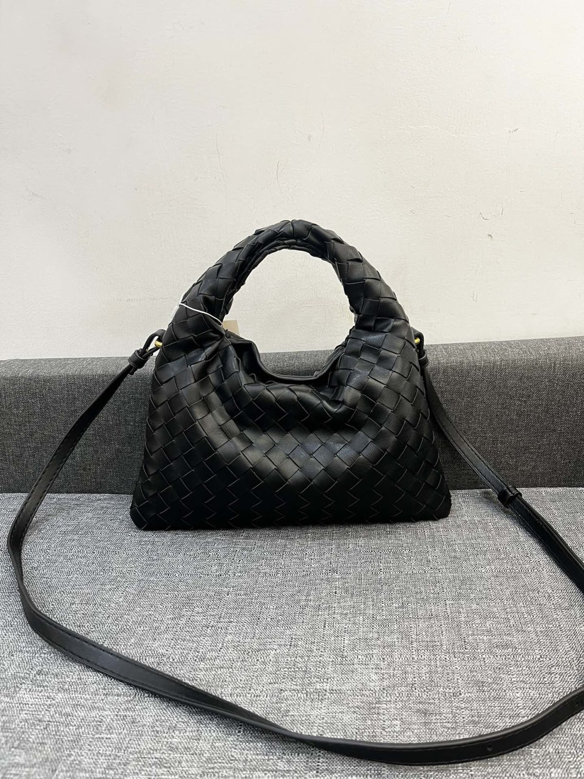 Bottega Veneta HO Shoulder Bags 28*17cm - Image 4