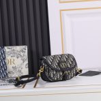 Dior Bobby East-West Bags for Women Size 21*12*5.5cm - Image 4