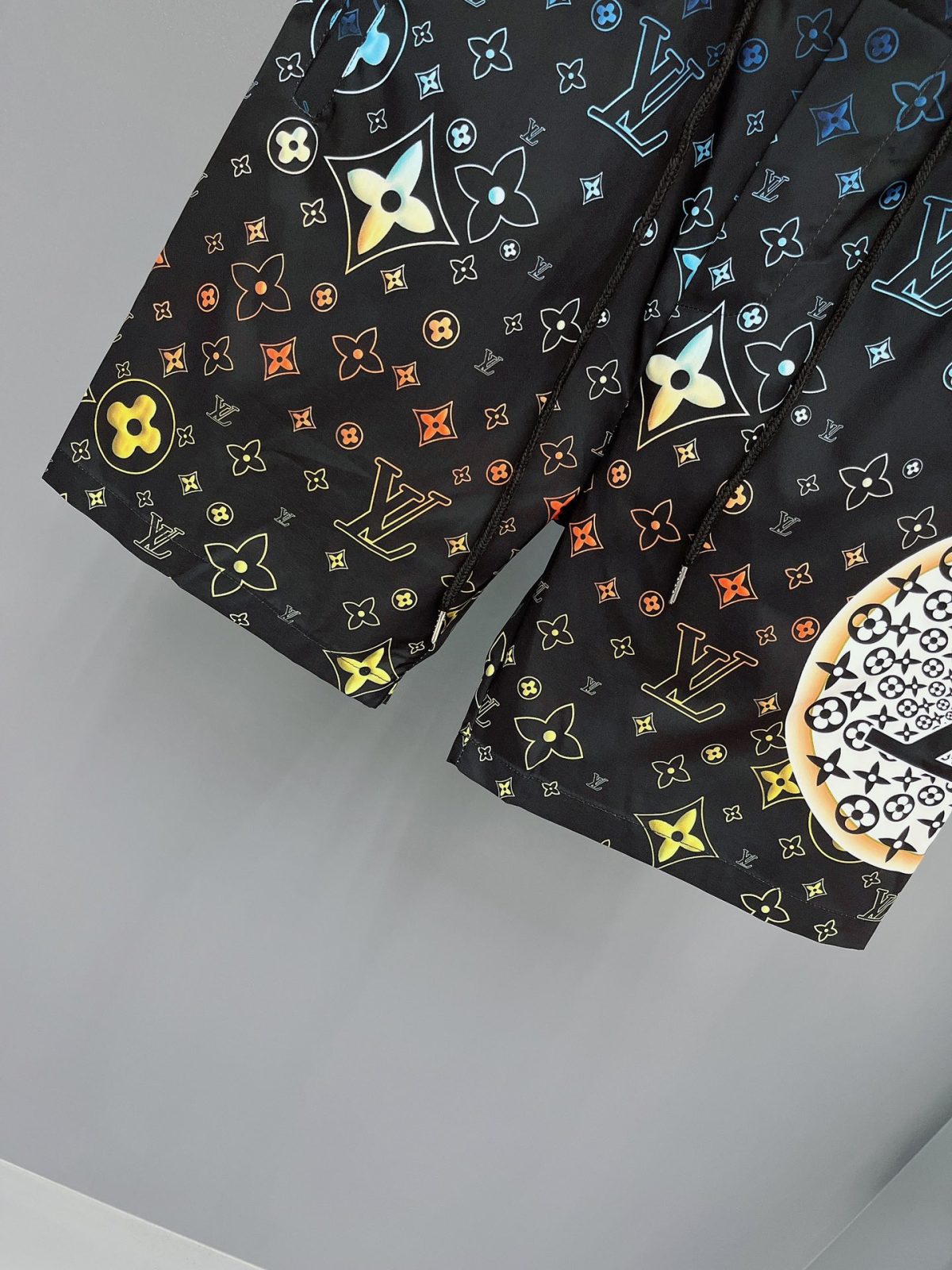 Louis Vuitton Beach Pants Size M-XXXL - Image 7