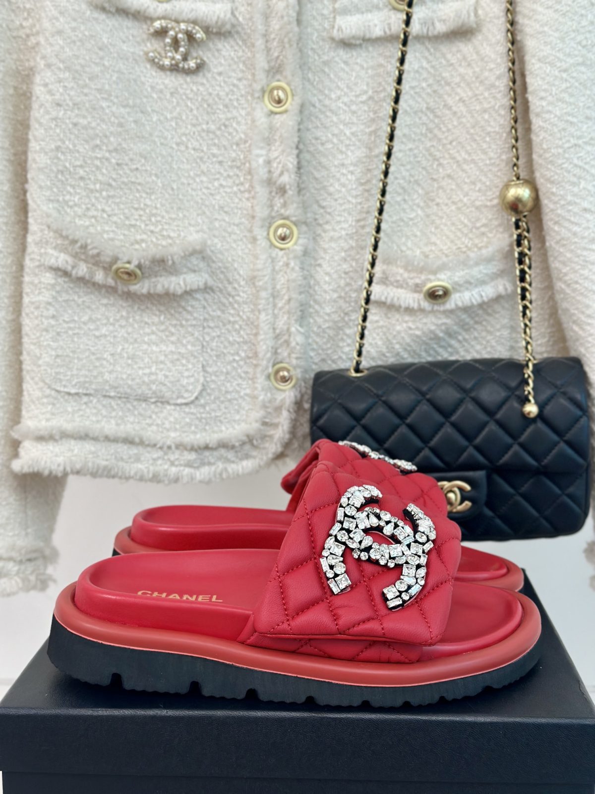 Chanel 2024 New Slippers Size 36-41 - Image 2