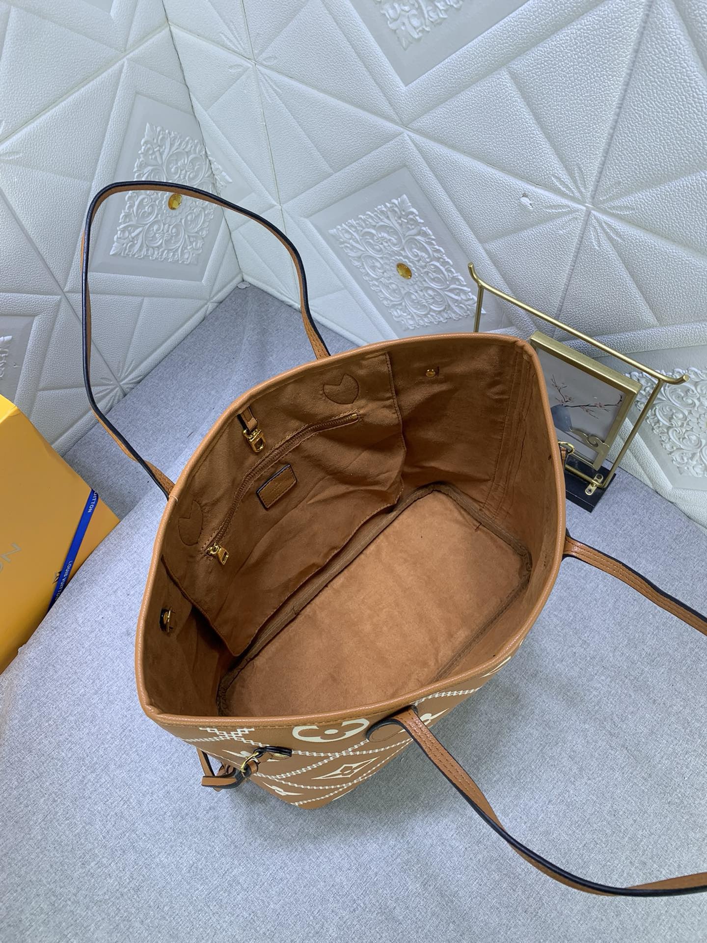 b20357d871d663c2.jpg Louis Vuitton Shopping Bags 31*28*14cm - Image 9