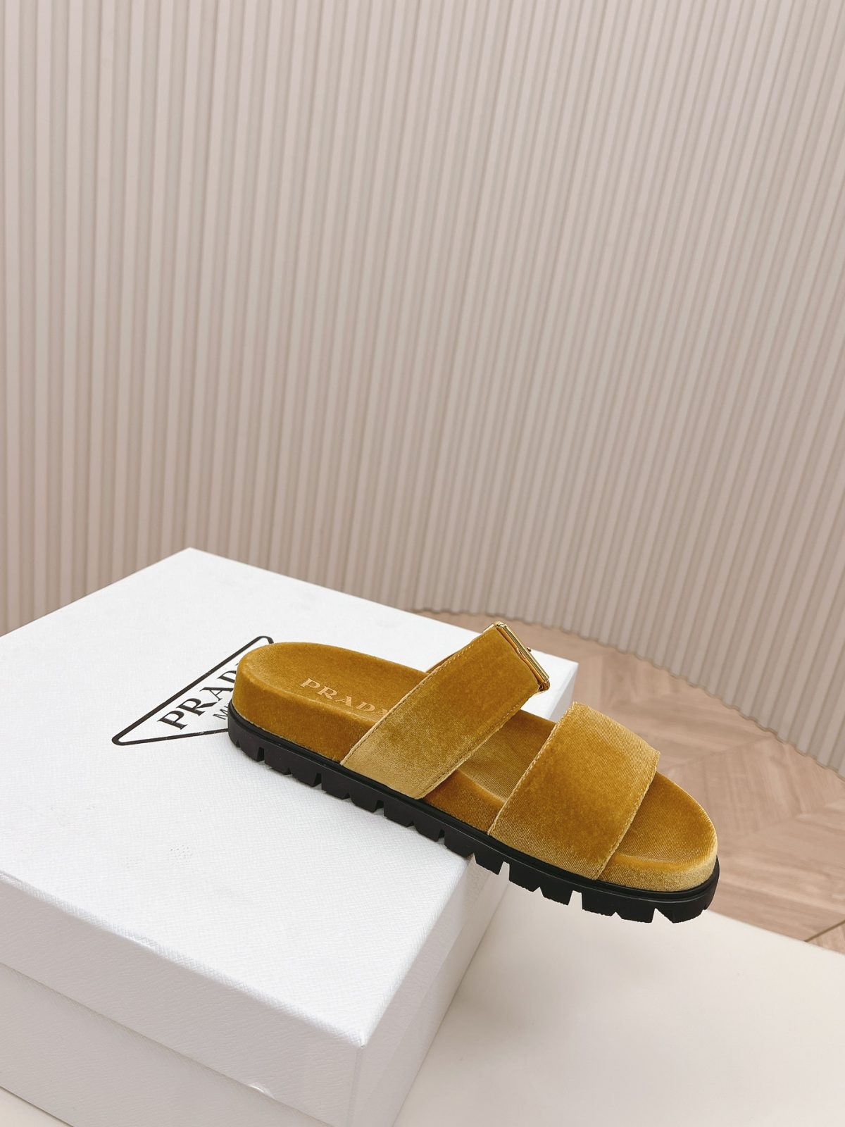 Prada 2024ss Slippers Size 36-40 - Image 4