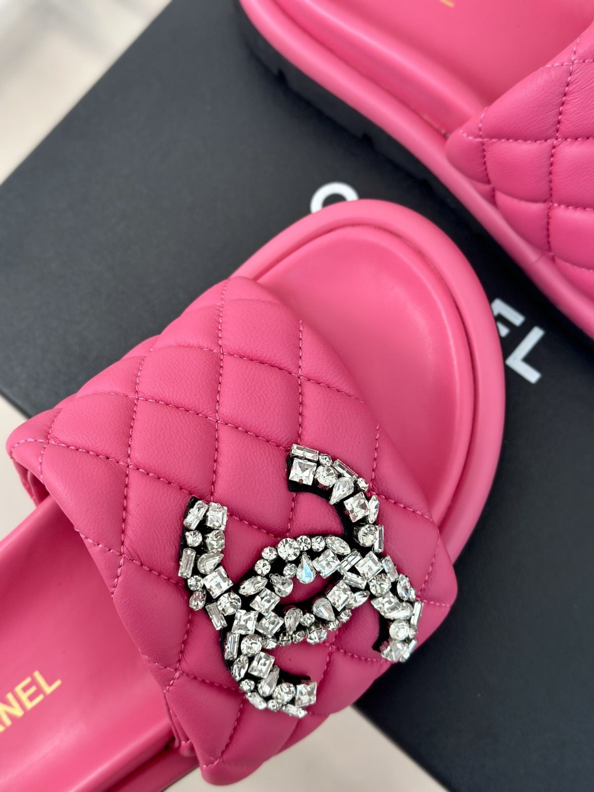 Chanel 2024 New Slippers Size 36-41 - Image 7