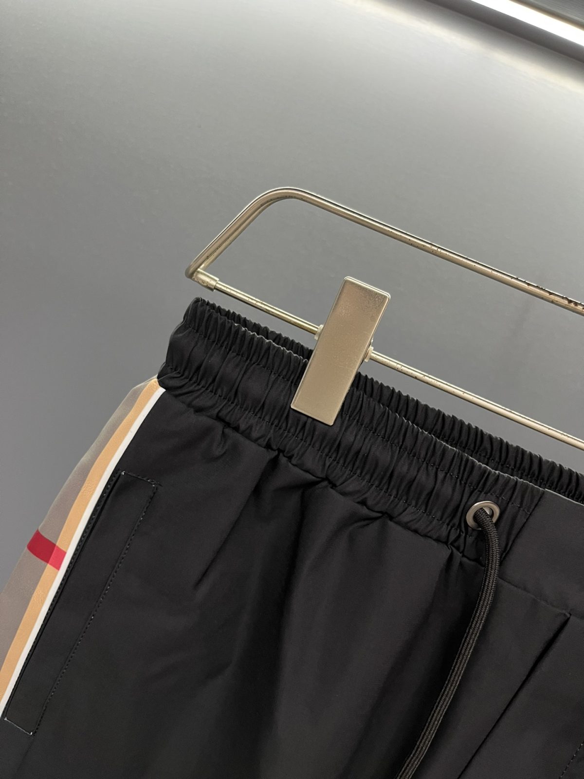 Burberry Beach Pants Size M-XXXL - Image 4