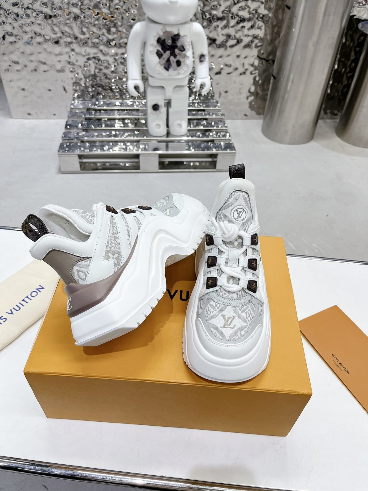 Louis Vuitton Cruise23 Archlight 2.0 Sneaker Size 36-41 - Image 4