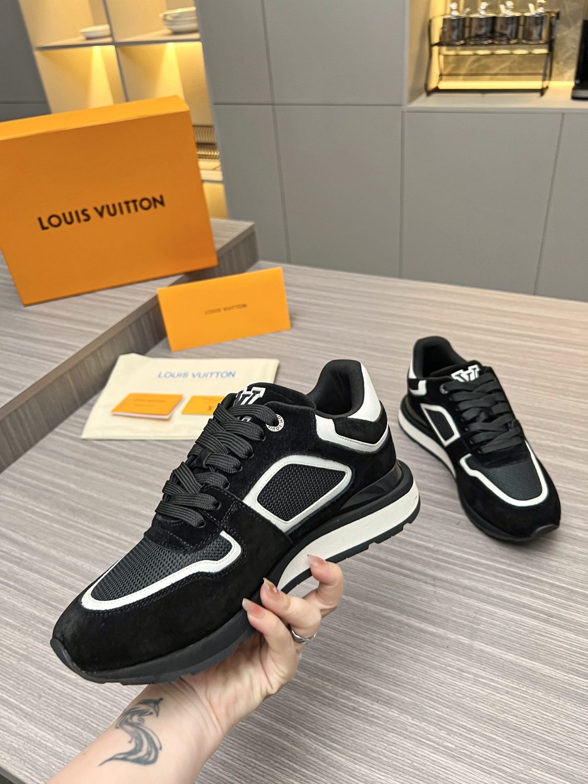 Louis Vuitton 2024ss Runaway Sneaker Size 40-46 - Image 6