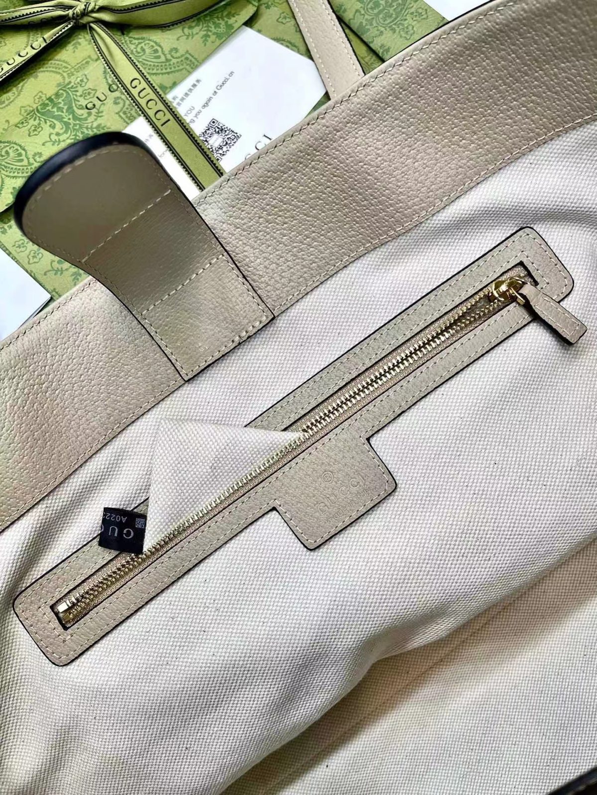Gucci GG Supreme Shopping Bags Size 38*28*14cm - Image 9