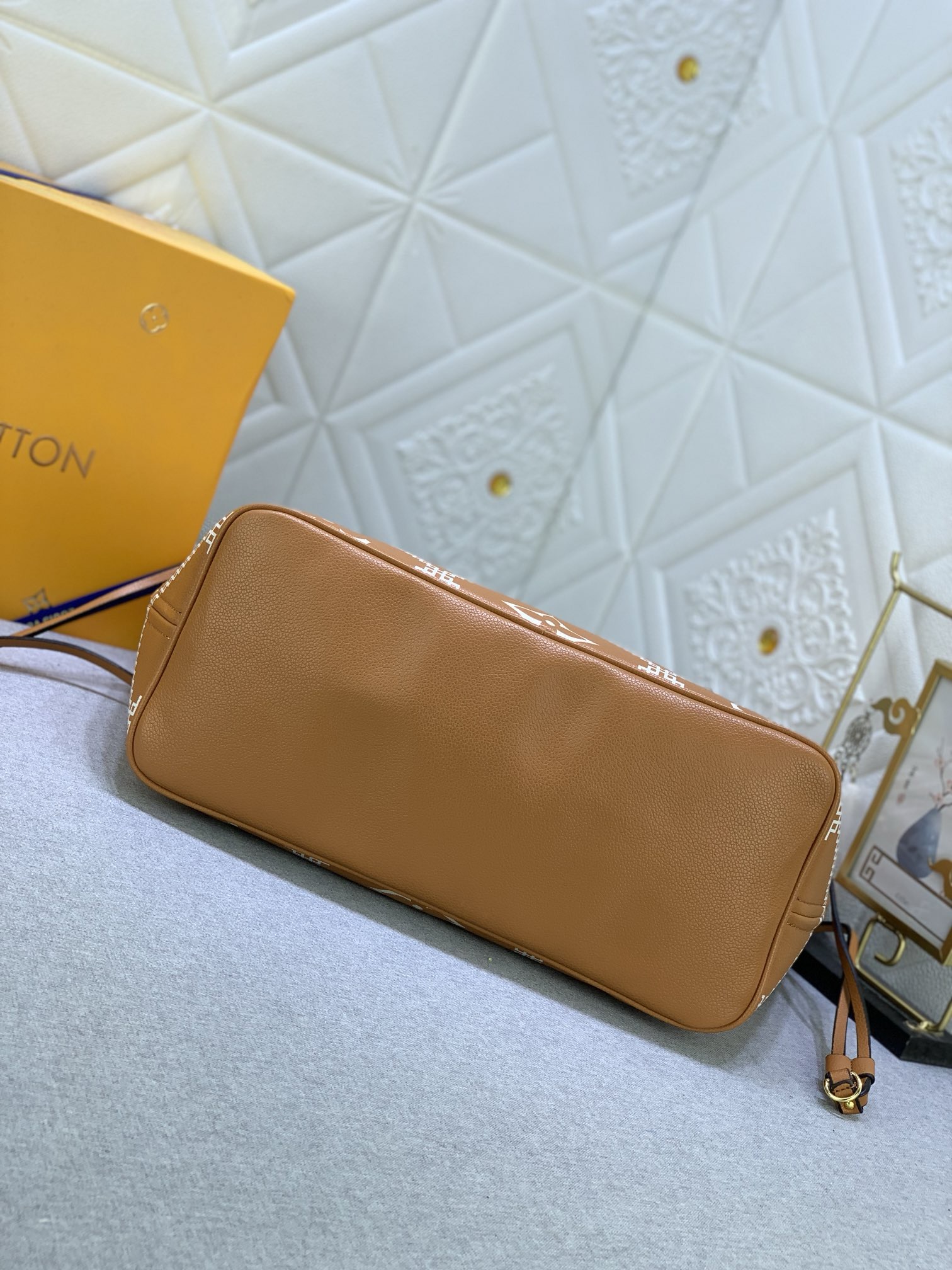b588c2822622de69.jpg Louis Vuitton Shopping Bags 31*28*14cm - Image 4