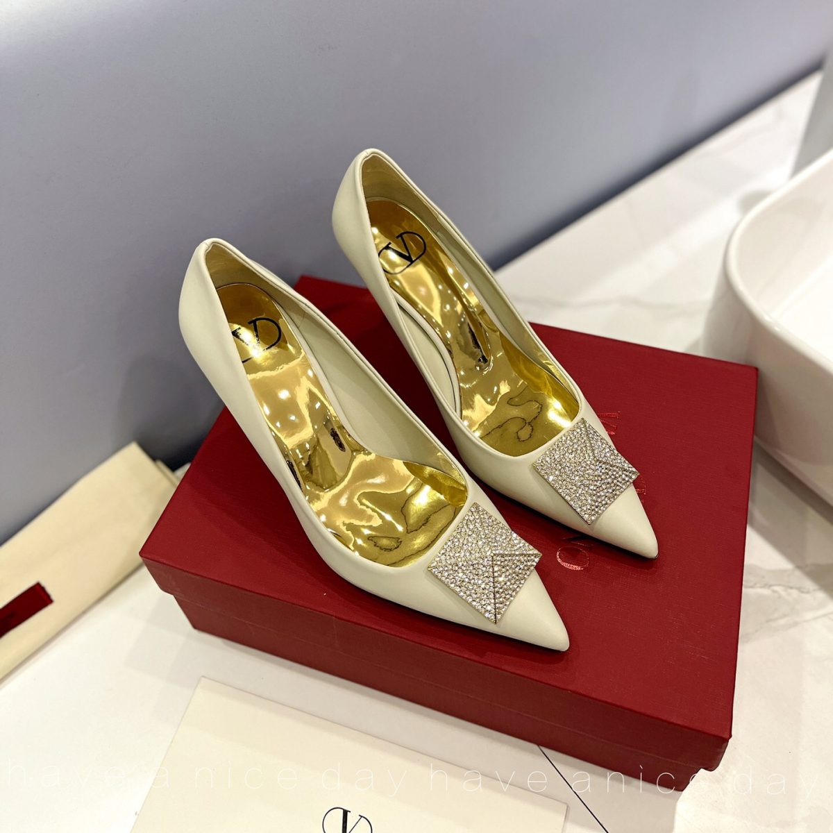 Valentino One Stud Patent Leather Pumps Size 35-41 3-Color - Image 1
