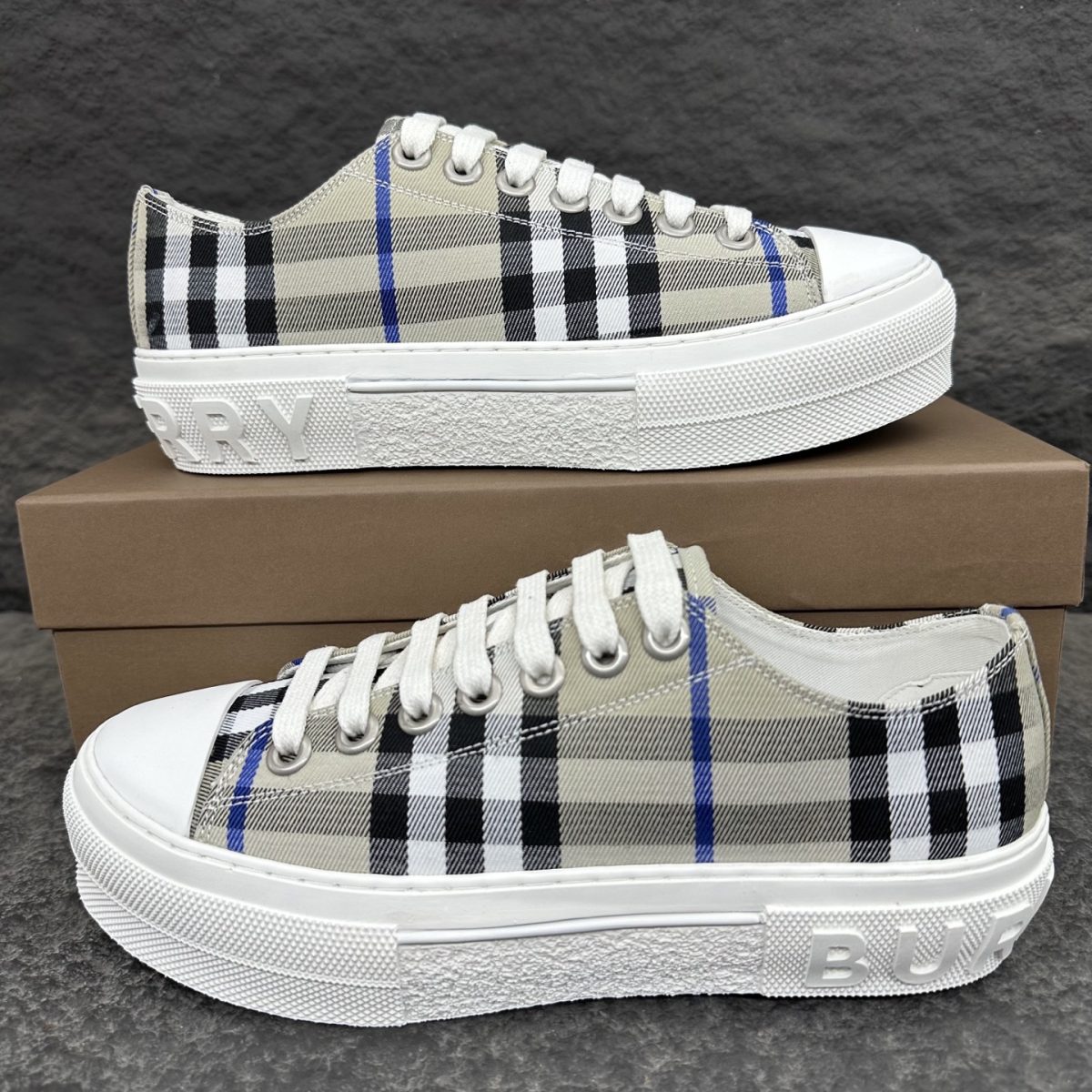 Burberry Sneaker Size 36-45 - Image 1