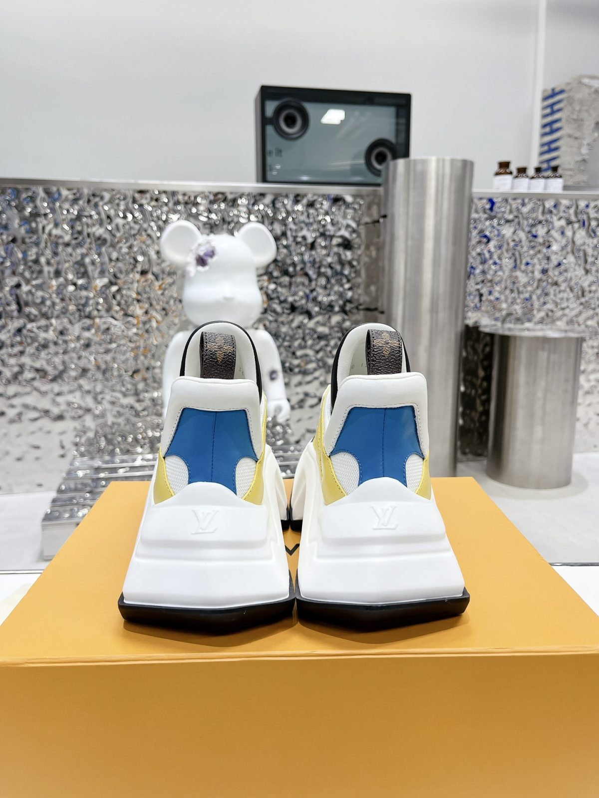 Louis Vuitton Cruise23 Archlight 2.0 Sneaker Size 36-41 - Image 8